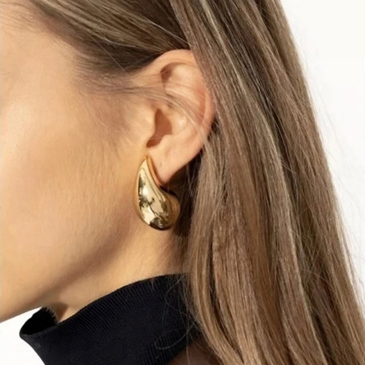 Sandra Teardrop Gold Earrings